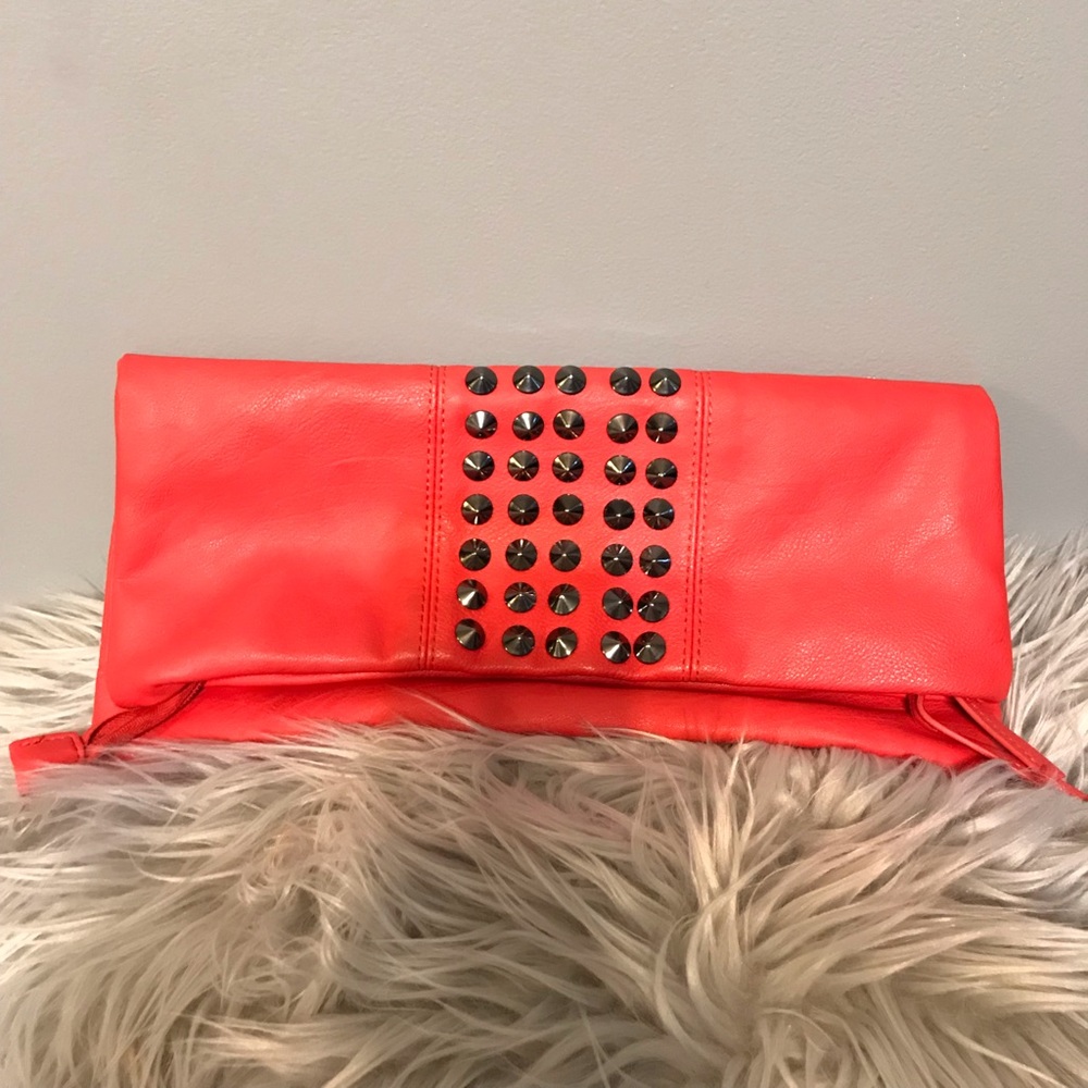 Steve Madden Fold clutch